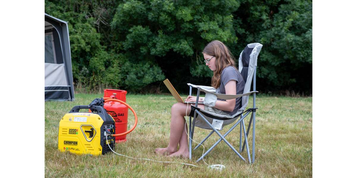 Champion 2200 Watt LPG Dual Fuel Inverter Generator